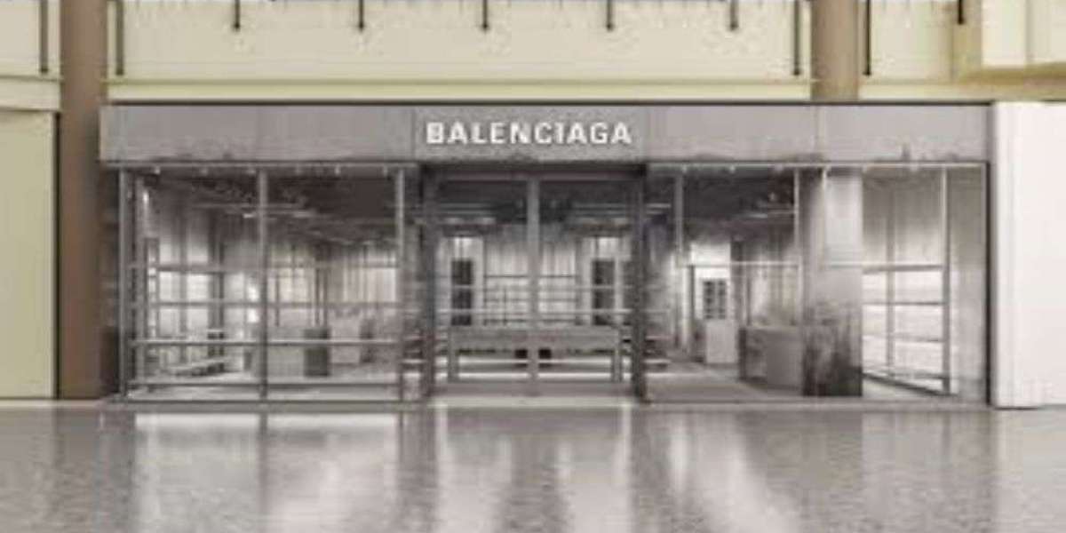 Balenciaga Sale with empty inclusivity in